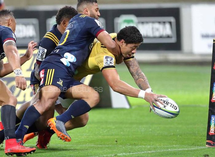 Aisle be back: Hurricanes v Rebels